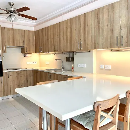 100 M To The Sea La Vie 3 Bedroom
