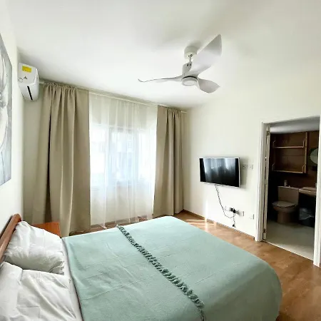 דירה 100 M To The Sea La Vie 3 Bedroom לימסול