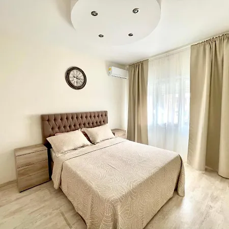 100 M To The Sea La Vie 3 Bedroom *